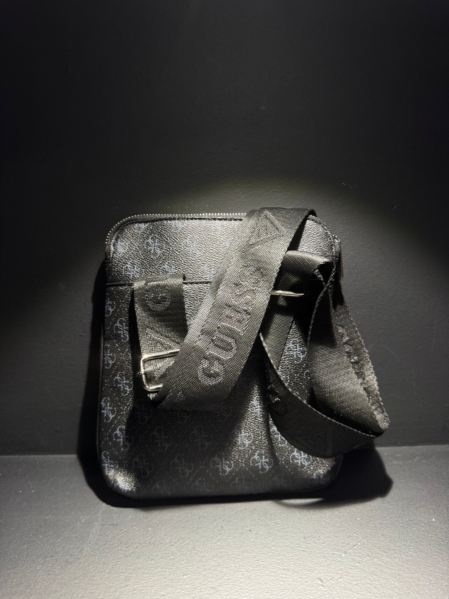 Guess 4G Bag Black x Grey / Τσαντάκι Μαύρο x Γκρι