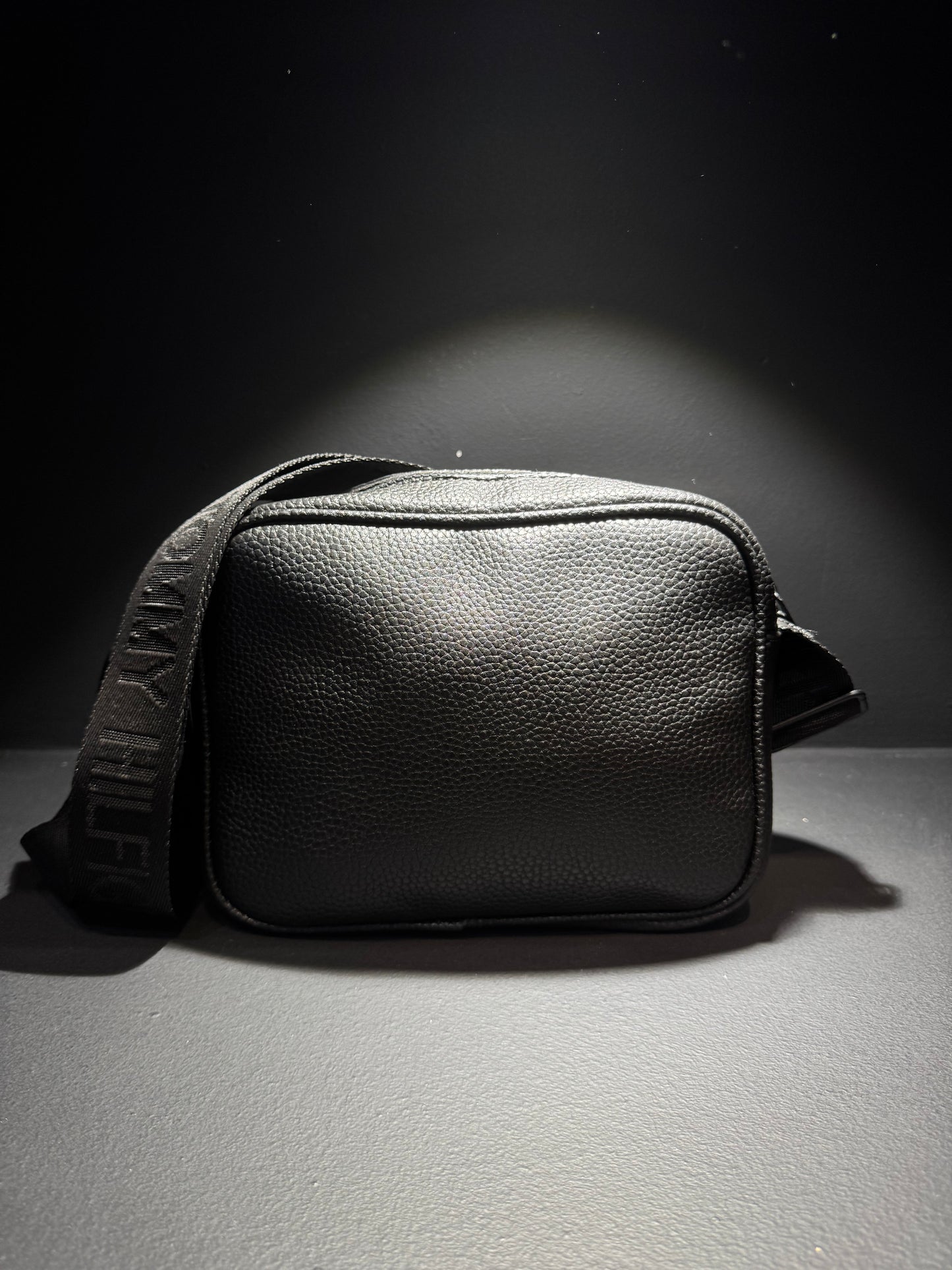 Tommy Hilfiger Big Bag Black / Τσαντάκι Μαύρο