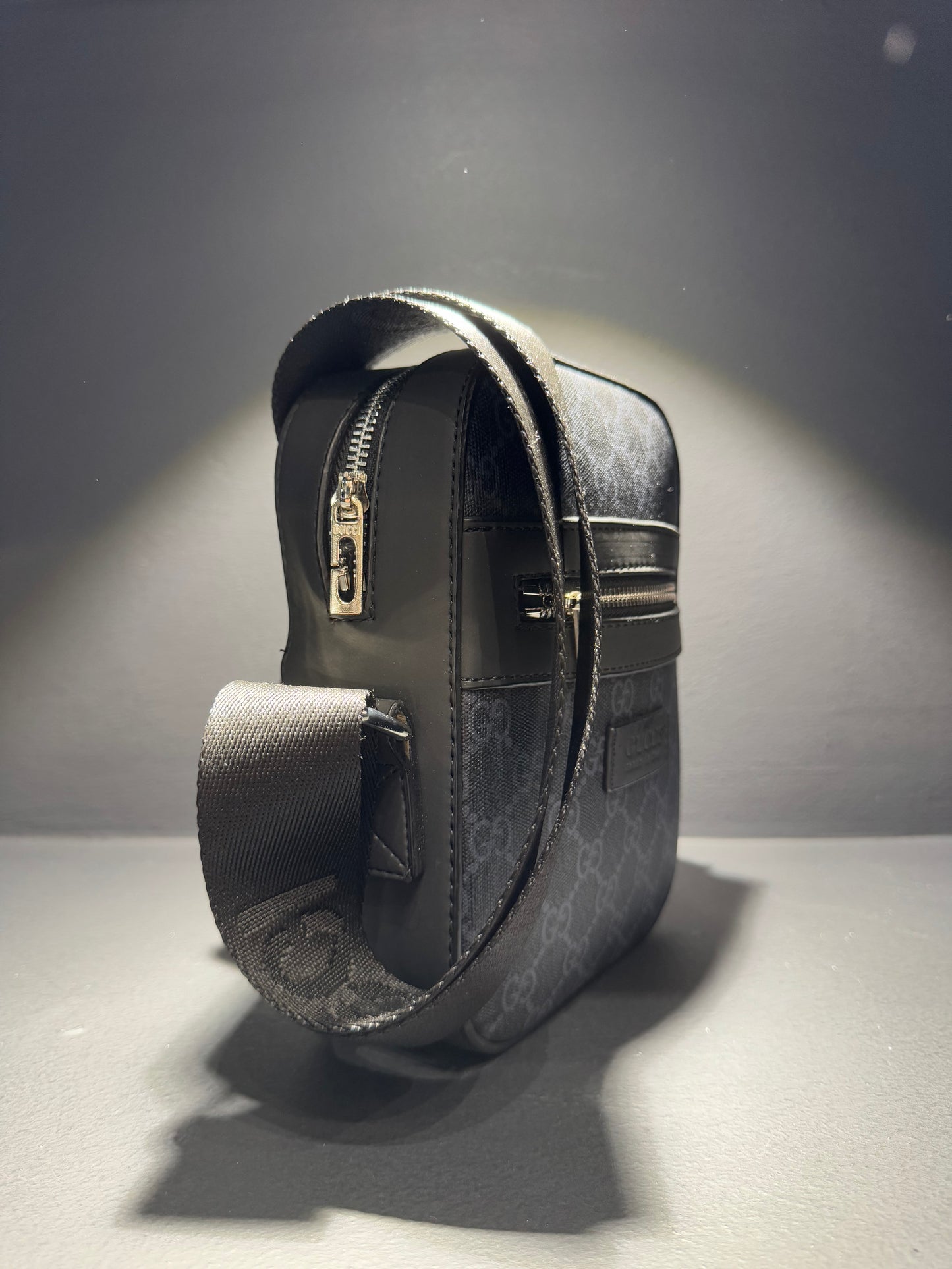 Gucci All Black GG Supreme Messenger Bag Τσαντάκι Μαύρο