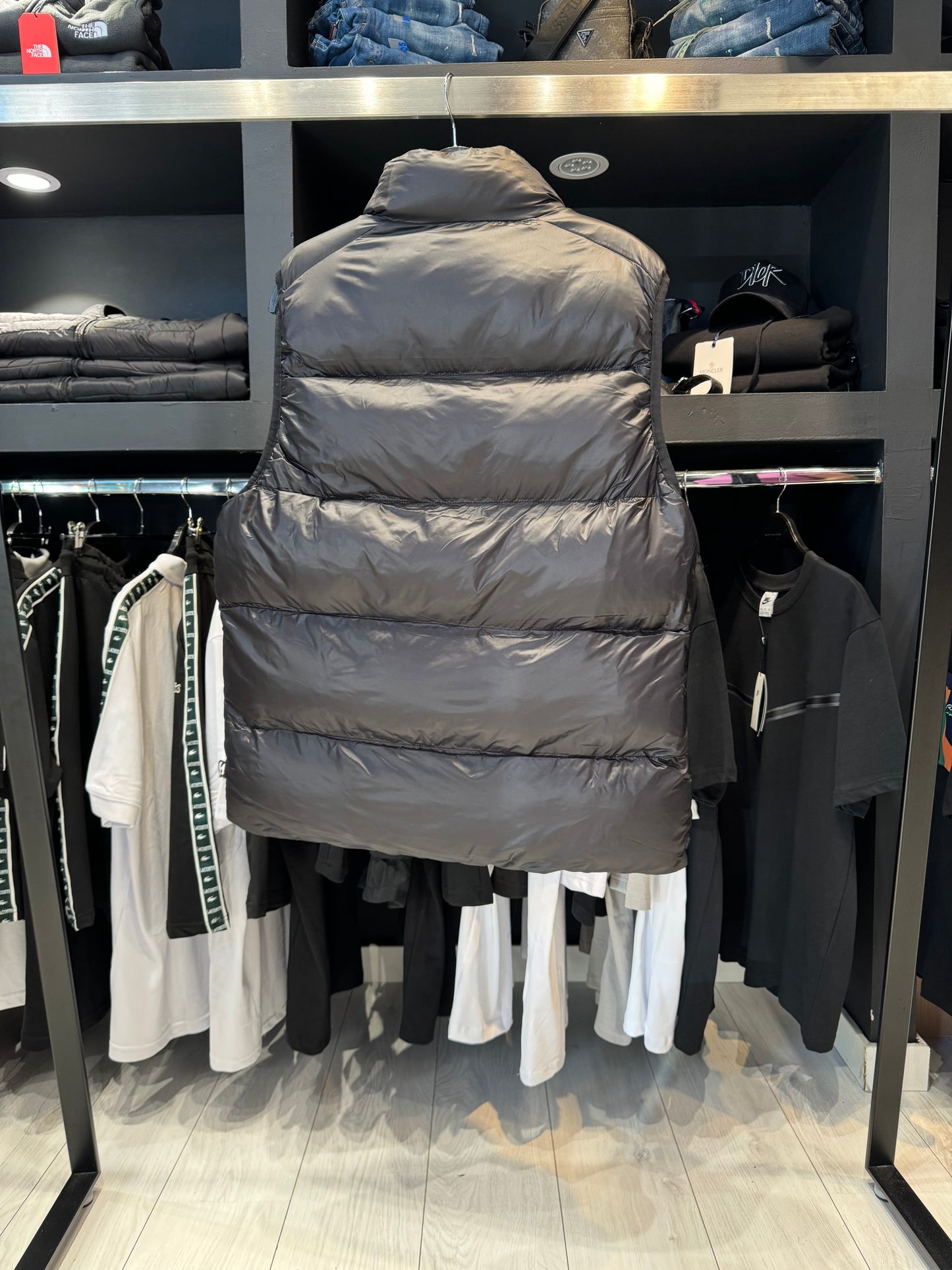 Moncler Αμάνικο Μαύρο Γυαλιστερό