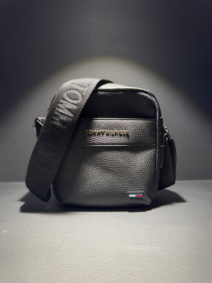 Tommy Hilfiger Messenger Bag Black Τσαντάκι Μαύρο