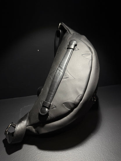 Louis Vuitton Leather Messenger Bag Black / Τσαντάκι Μέσης Μαύρο