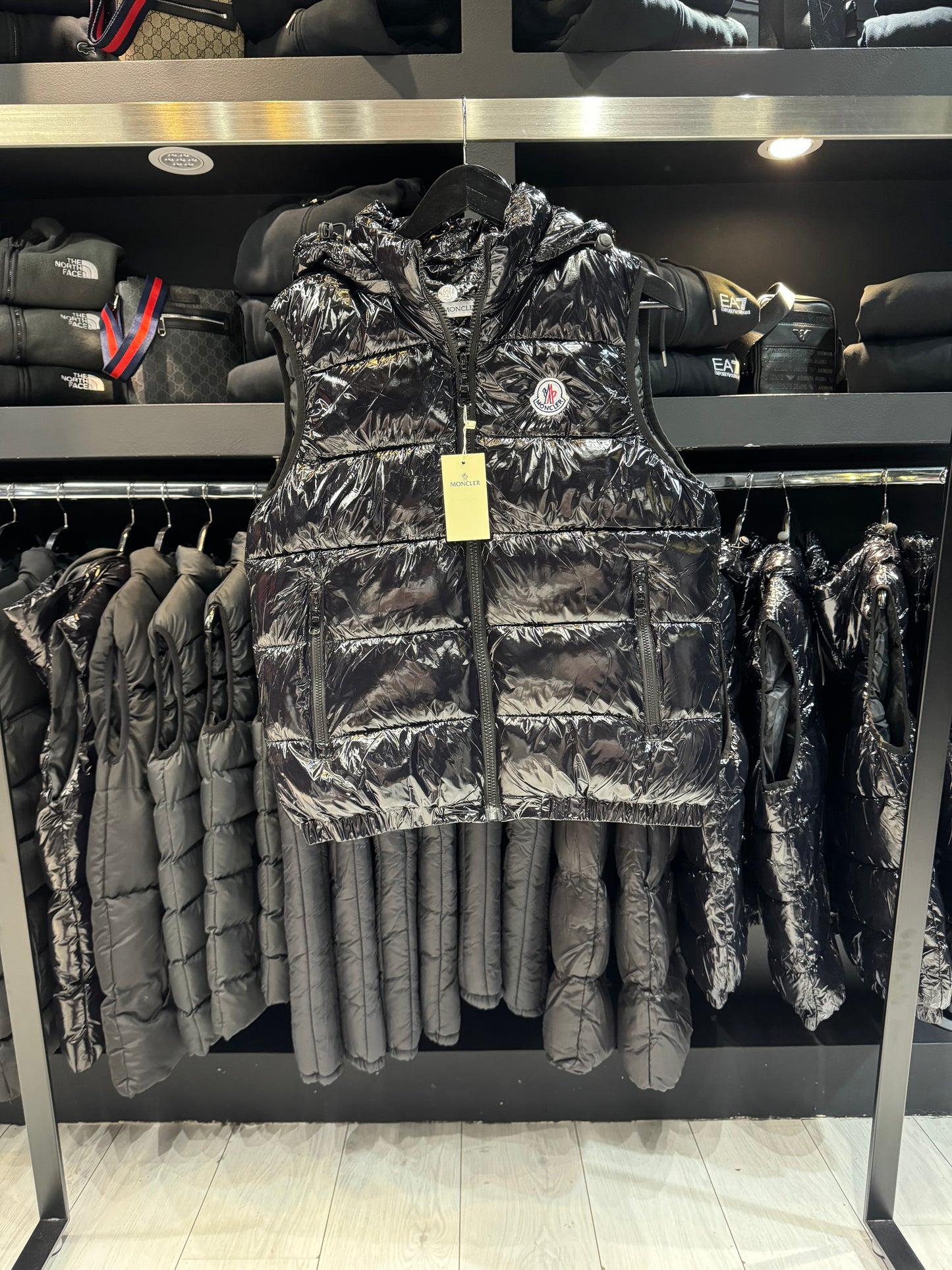 Moncler Puffer Vest Black / Αμάνικο Μαύρο Γυαλιστερό