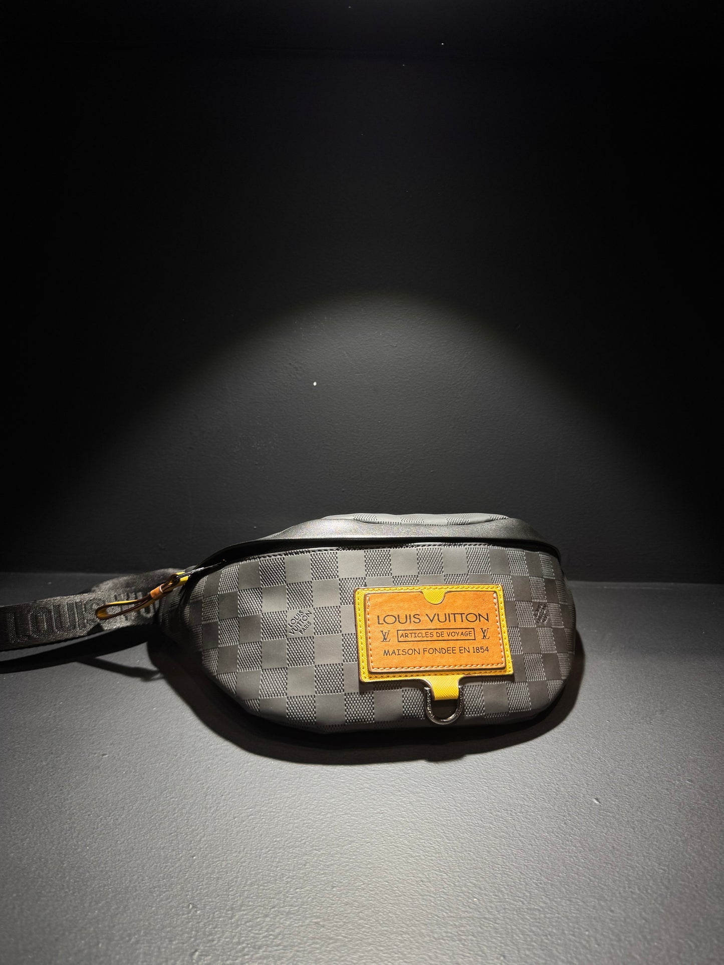 Louis Vuitton Leather Messenger Bag Black / Τσαντάκι Μέσης Μαύρο