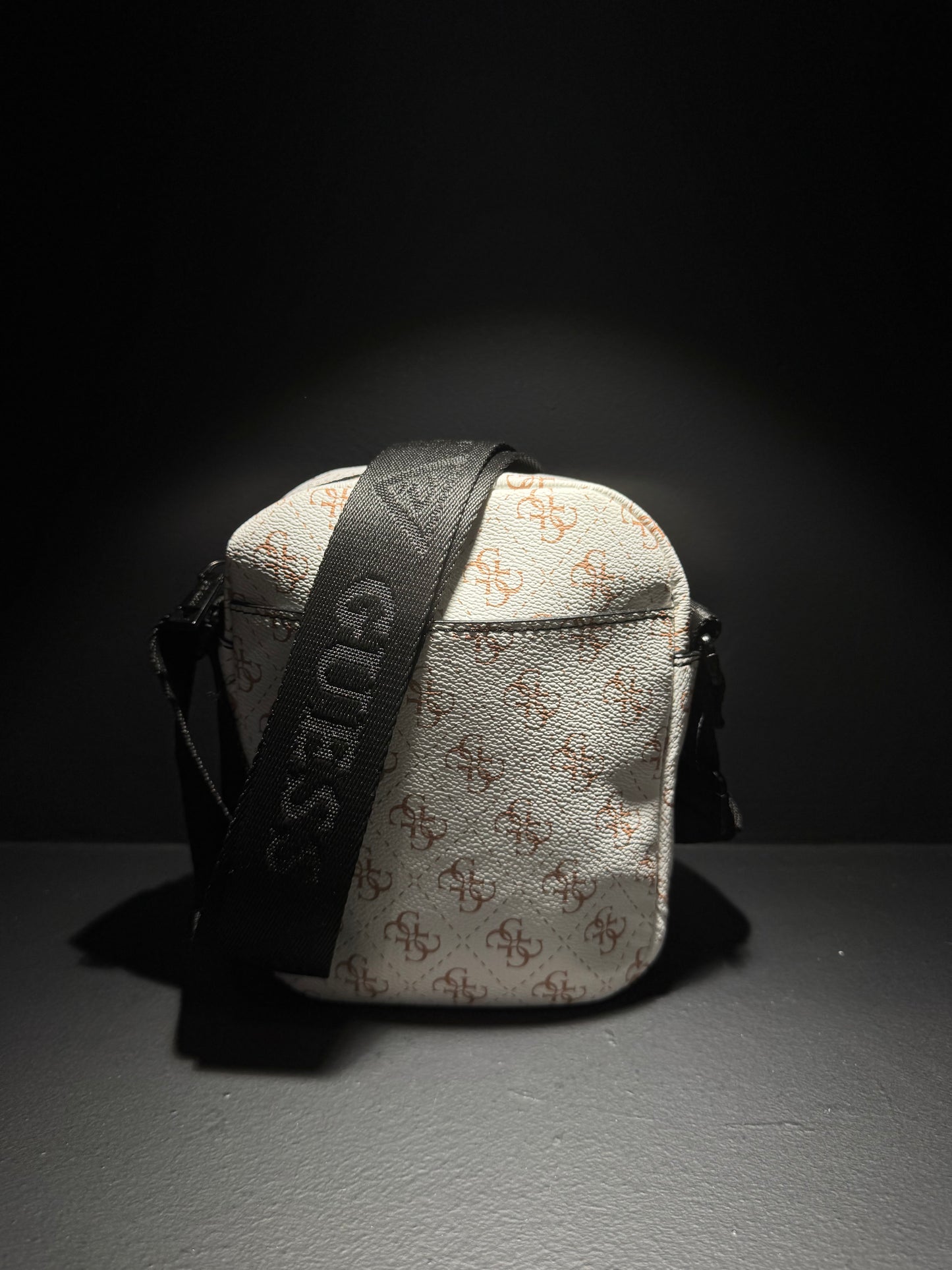 Guess Small Bag White / Τσαντάκι Λευκό