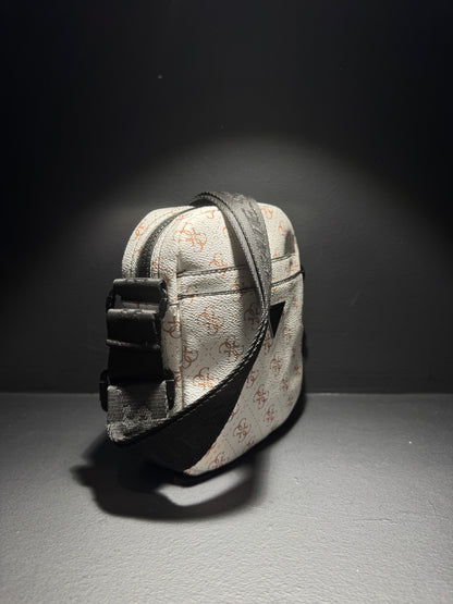 Guess Small Bag White / Τσαντάκι Λευκό