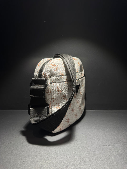 Guess Small Bag White / Τσαντάκι Λευκό