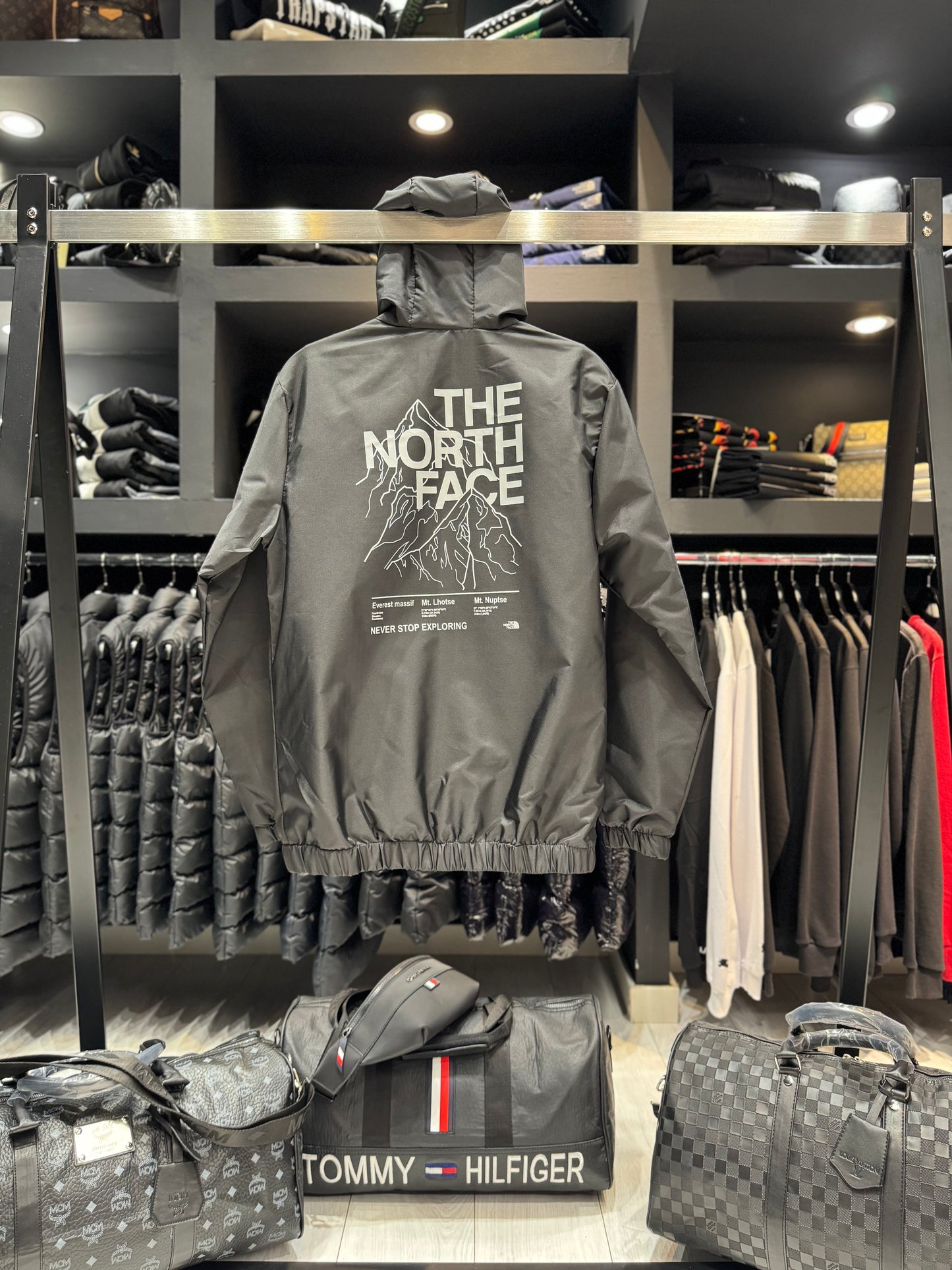 The North Face Nuptse Αντιανεμικό Μαύρο