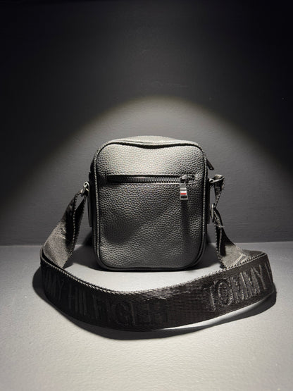 Tommy Hilfiger Messenger Bag Black Τσαντάκι Μαύρο