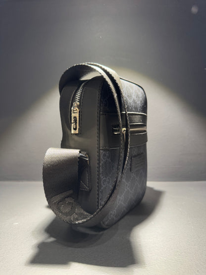 Gucci All Black GG Supreme Messenger Bag Τσαντάκι Μαύρο