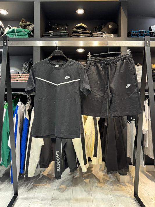 Nike Techfleece Ραμμένο Καλοκαιρινό Set Μαύρο